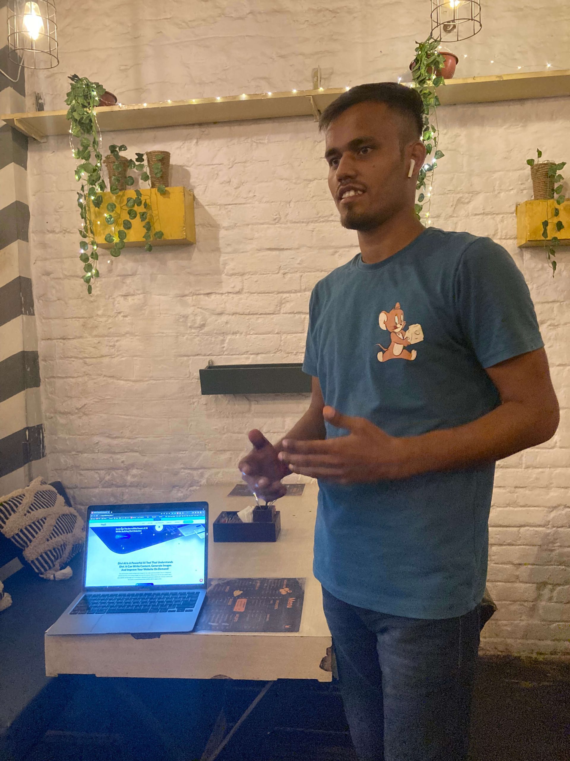 1 person giving a presentation at the Divi Delhi NCR meetup